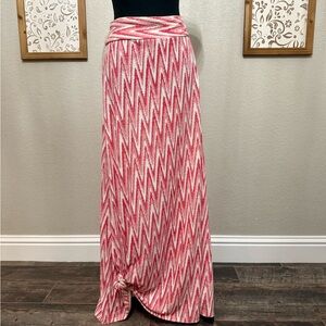 Roz & Ali Red and White Zigzag Maxi Skirt